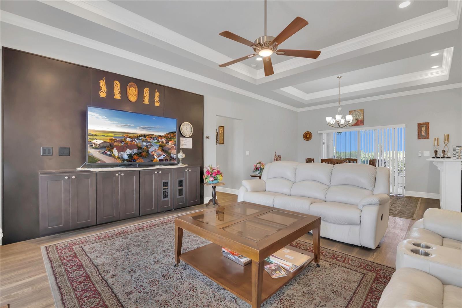 Image 4 of 25 For 2100 Shantiniketan Blvd