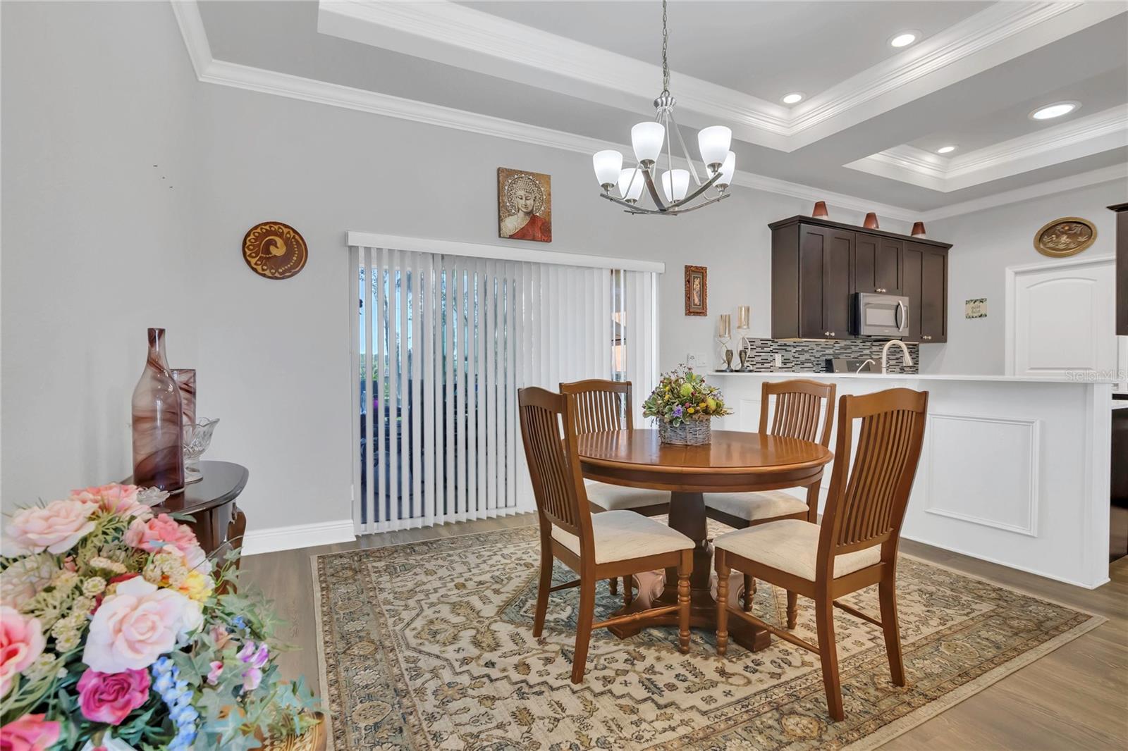 Image 7 of 25 For 2100 Shantiniketan Blvd