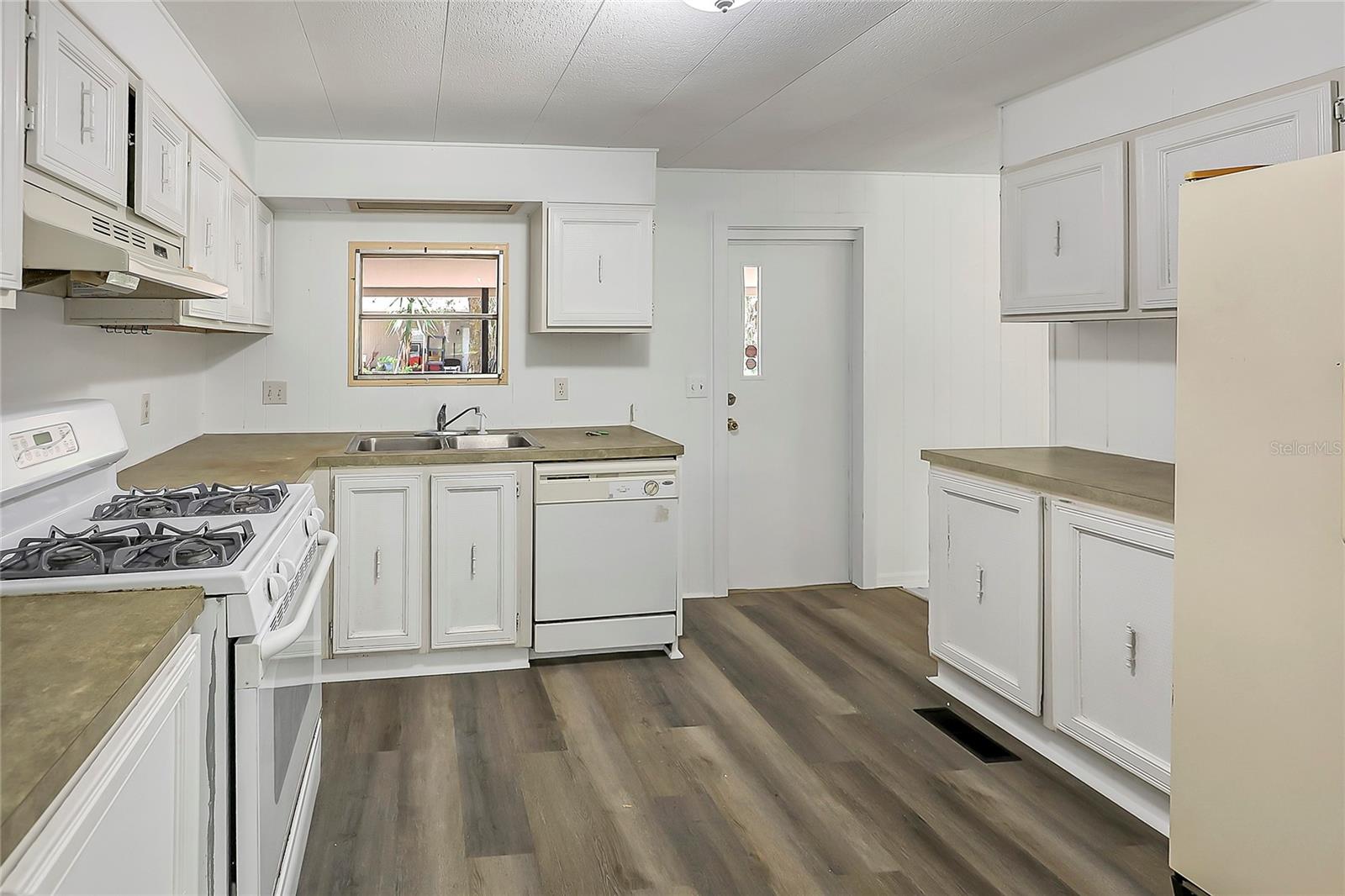 Image 9 of 24 For 3617 Cr 406  