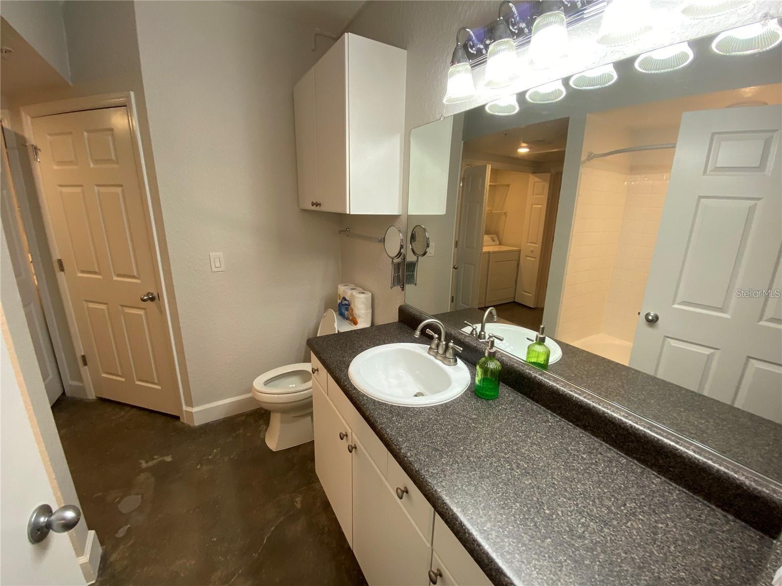 Image 14 of 26 For 304 South Street 1020