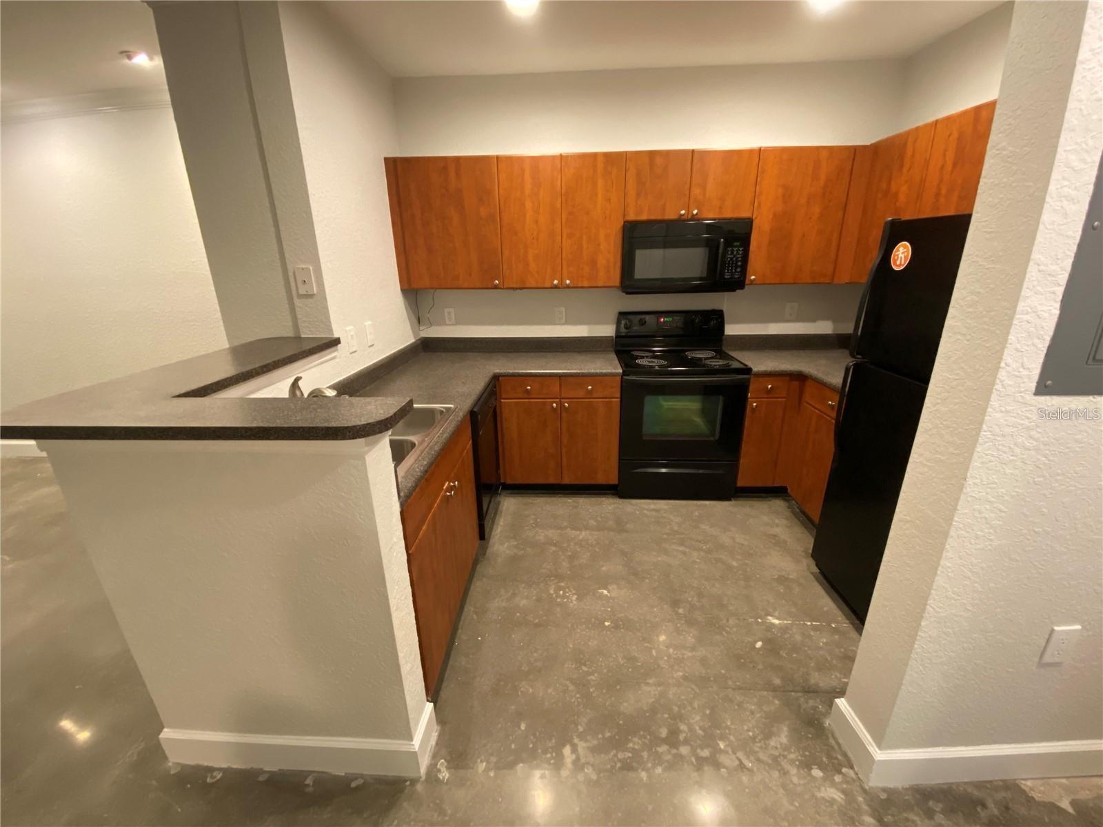 Image 6 of 26 For 304 South Street 1020