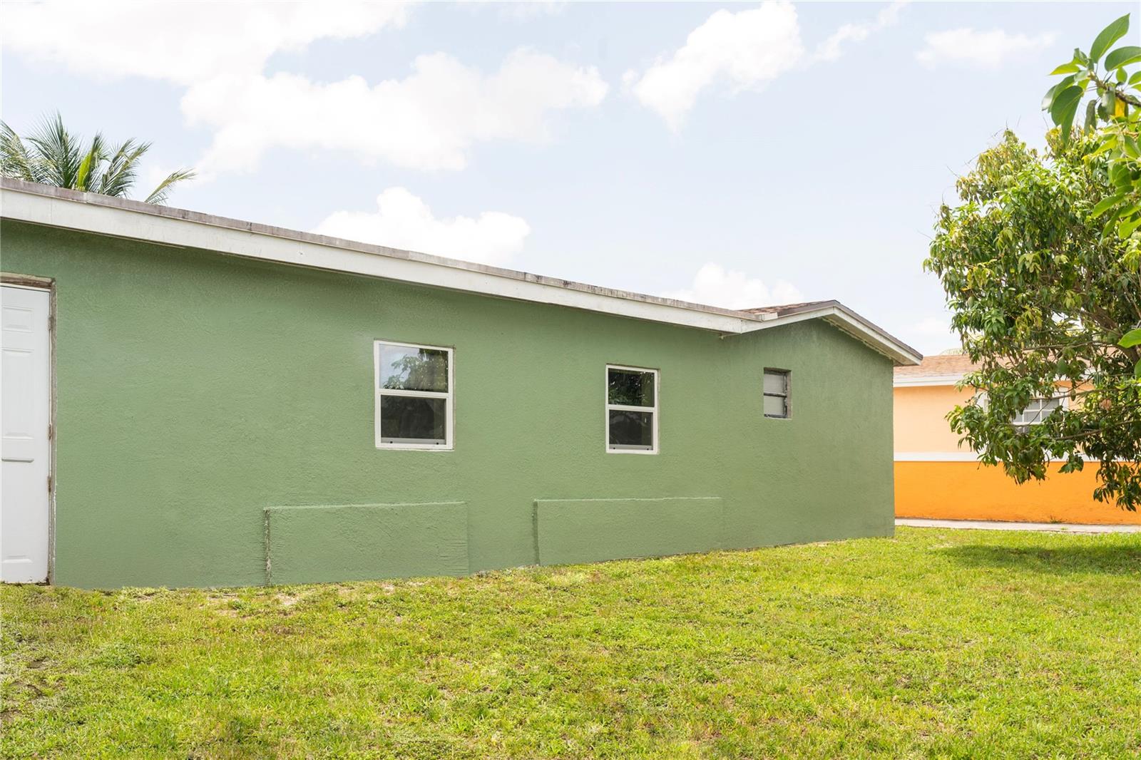 Image 3 of 10 For 3921 33rd Terrace