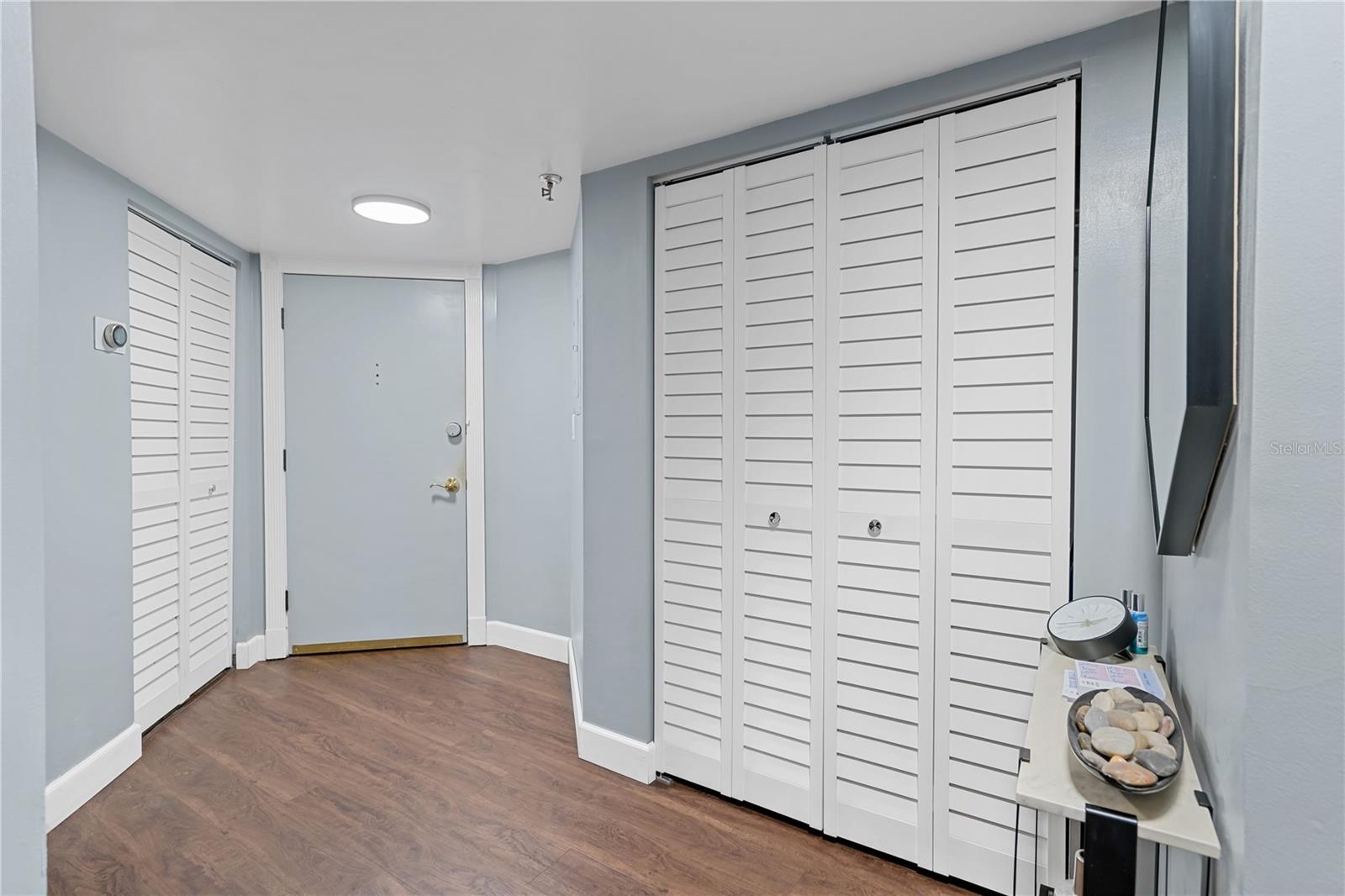 Image 10 of 48 For 400 Colonial Drive 207