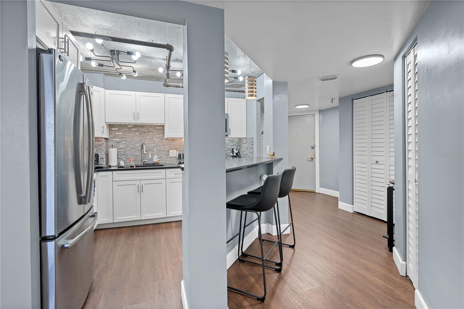 Image 13 of 48 For 400 Colonial Drive 207