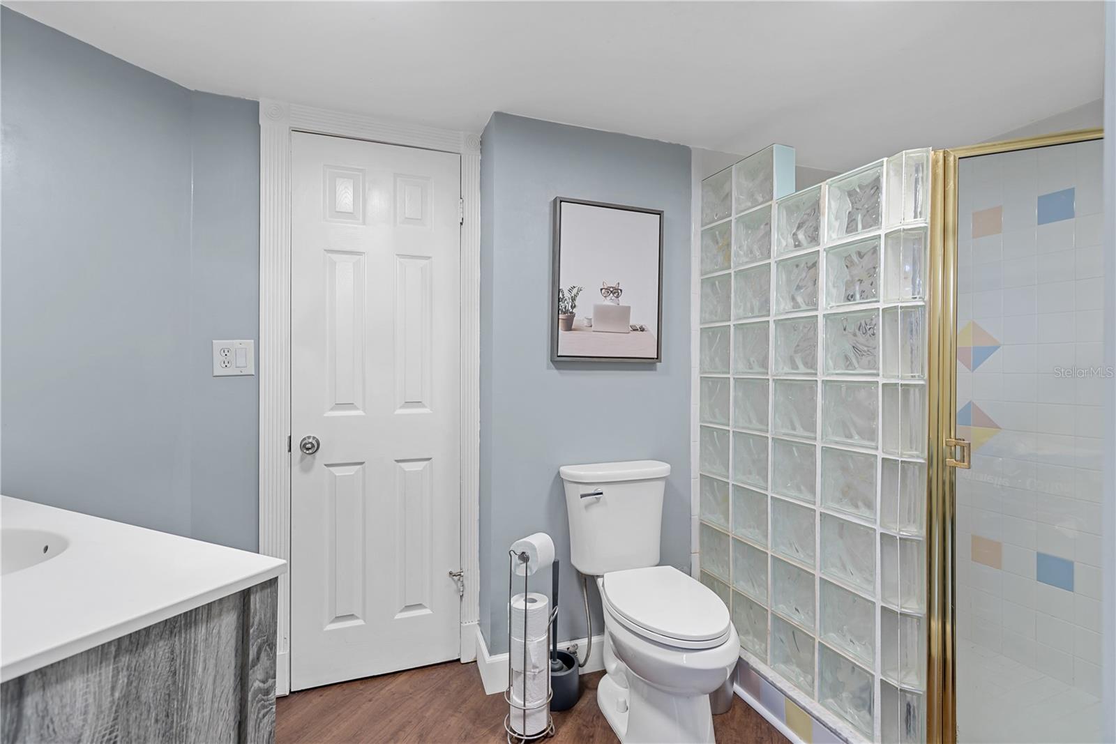 Image 31 of 48 For 400 Colonial Drive 207