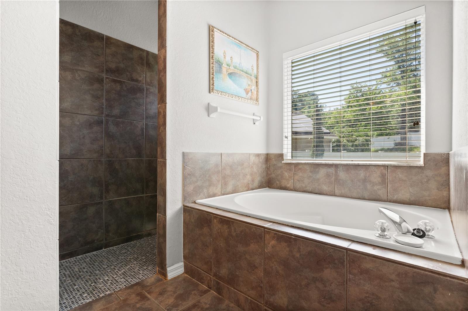 Image 27 of 44 For 4065 Shadowind Way