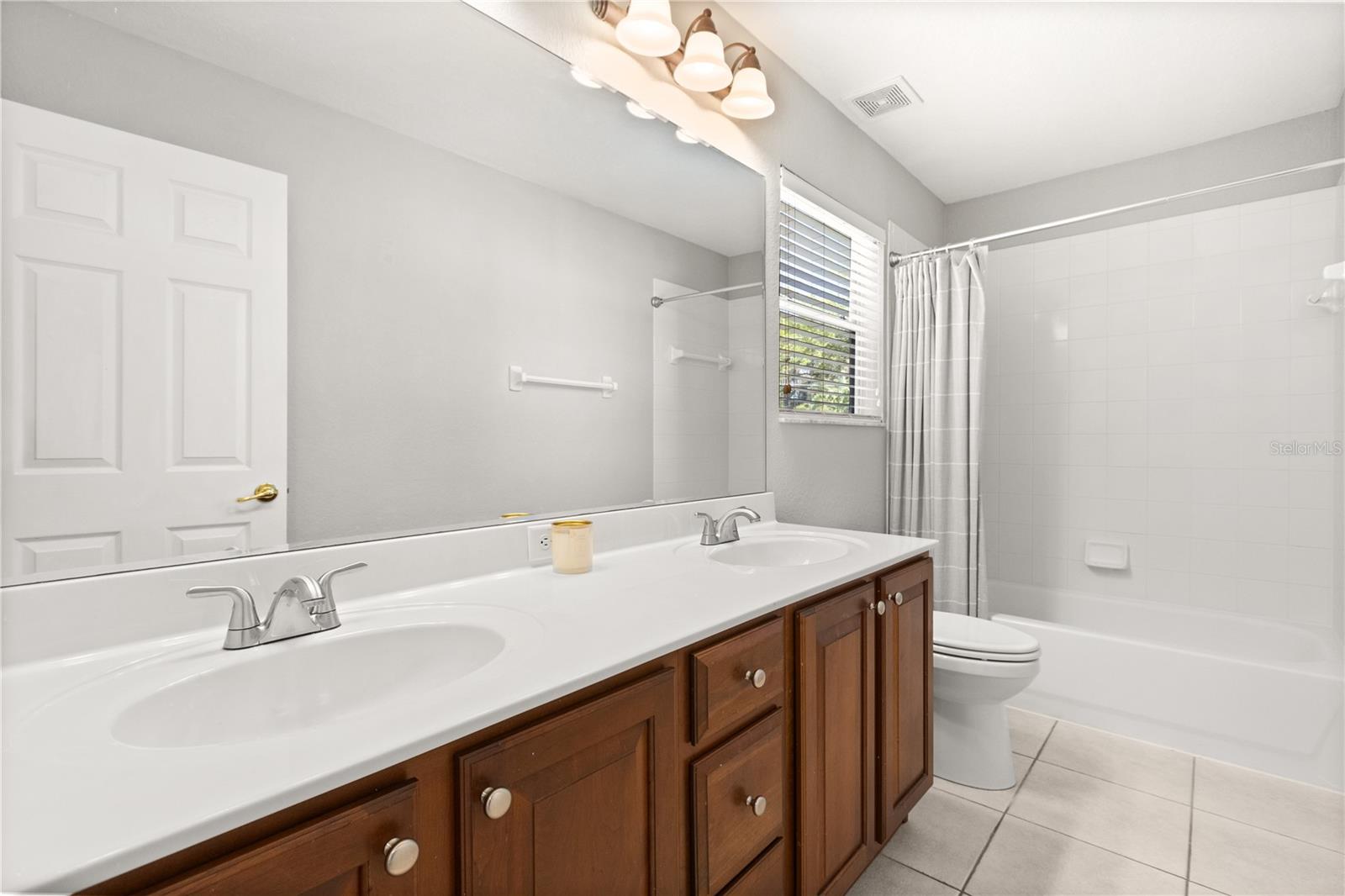 Image 34 of 44 For 4065 Shadowind Way