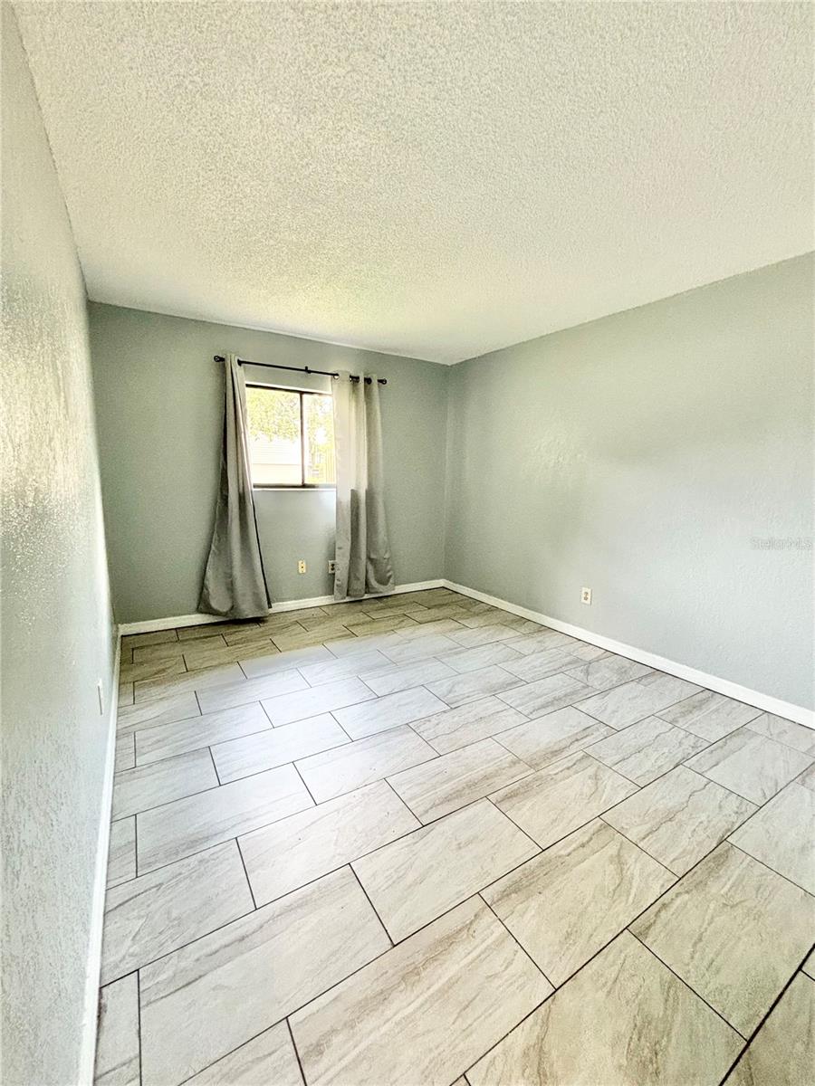 Image 11 of 13 For 605 Northlake Boulevard 63
