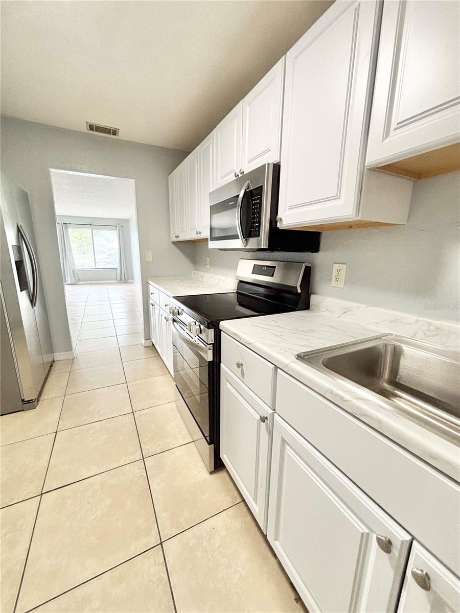 Image 3 of 13 For 605 Northlake Boulevard 63