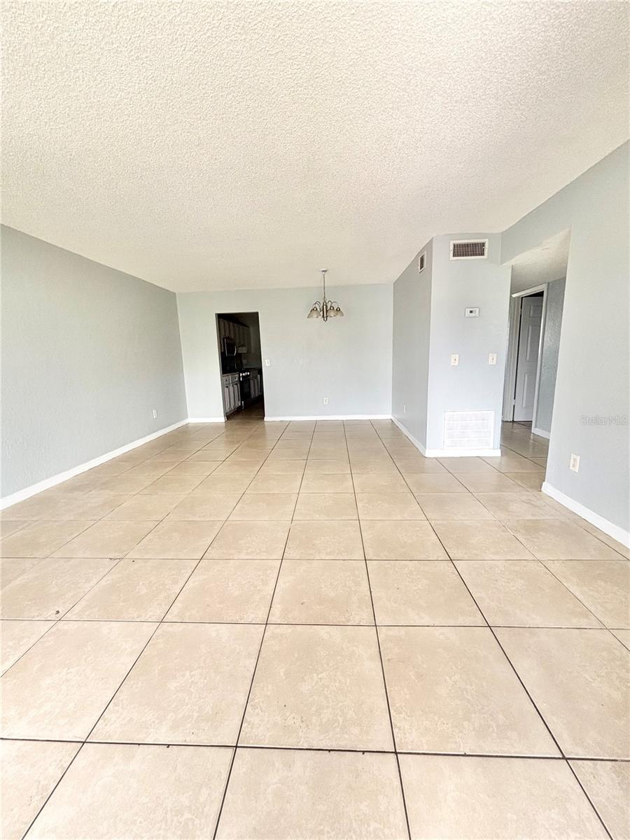 Image 4 of 13 For 605 Northlake Boulevard 63