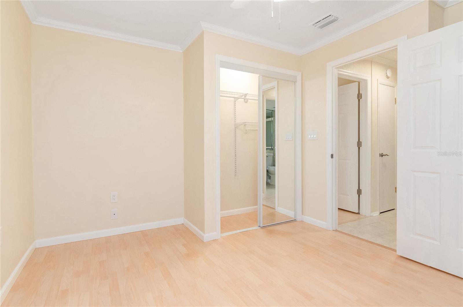 Image 15 of 26 For 644 Knowles Avenue 8