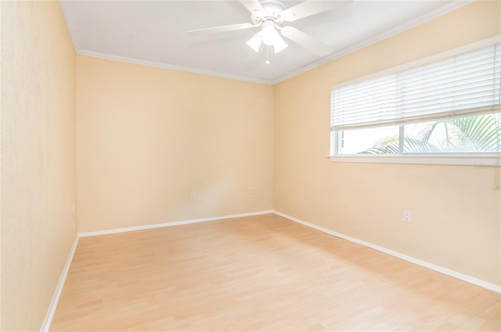 Image 19 of 26 For 644 Knowles Avenue 8