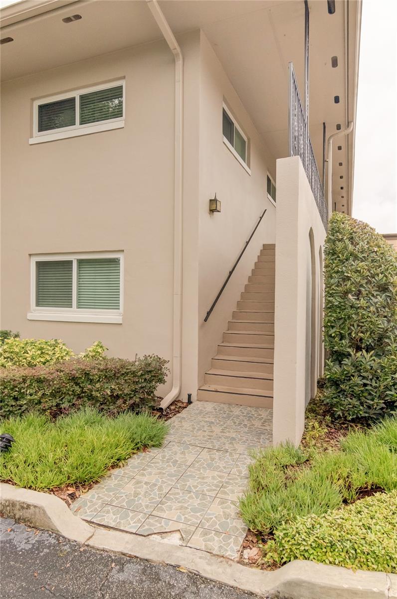 Image 2 of 26 For 644 Knowles Avenue 8