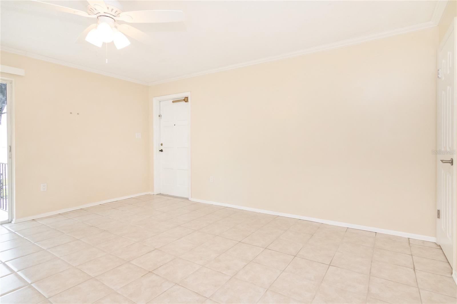 Image 4 of 26 For 644 Knowles Avenue 8
