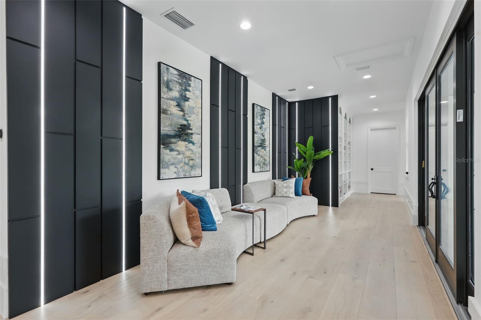 Image 33 of 70 For 9259 Tibet Pointe Cir