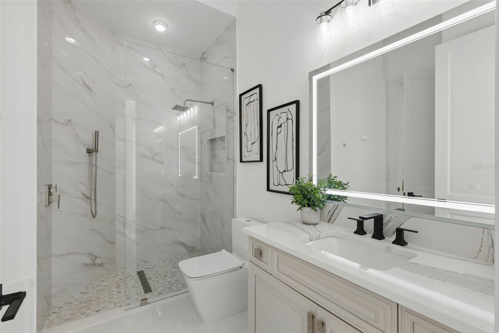 Image 39 of 70 For 9259 Tibet Pointe Cir