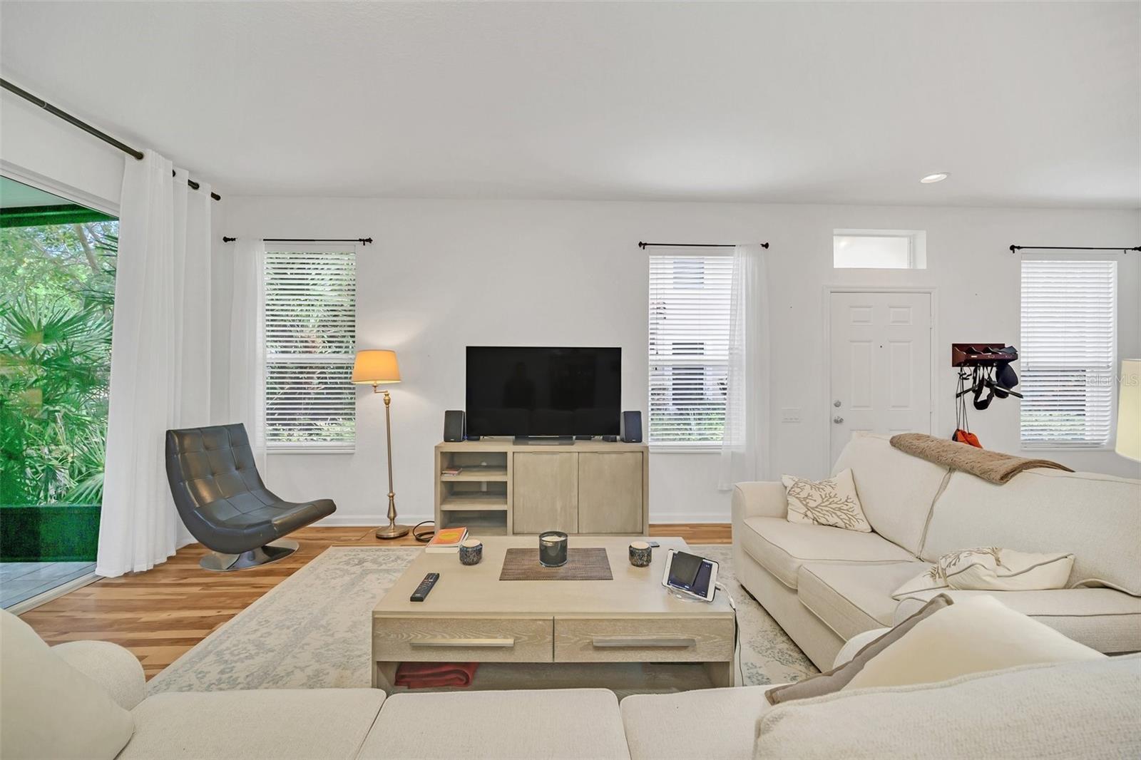 Image 12 of 36 For 7143 Cadiz Boulevard