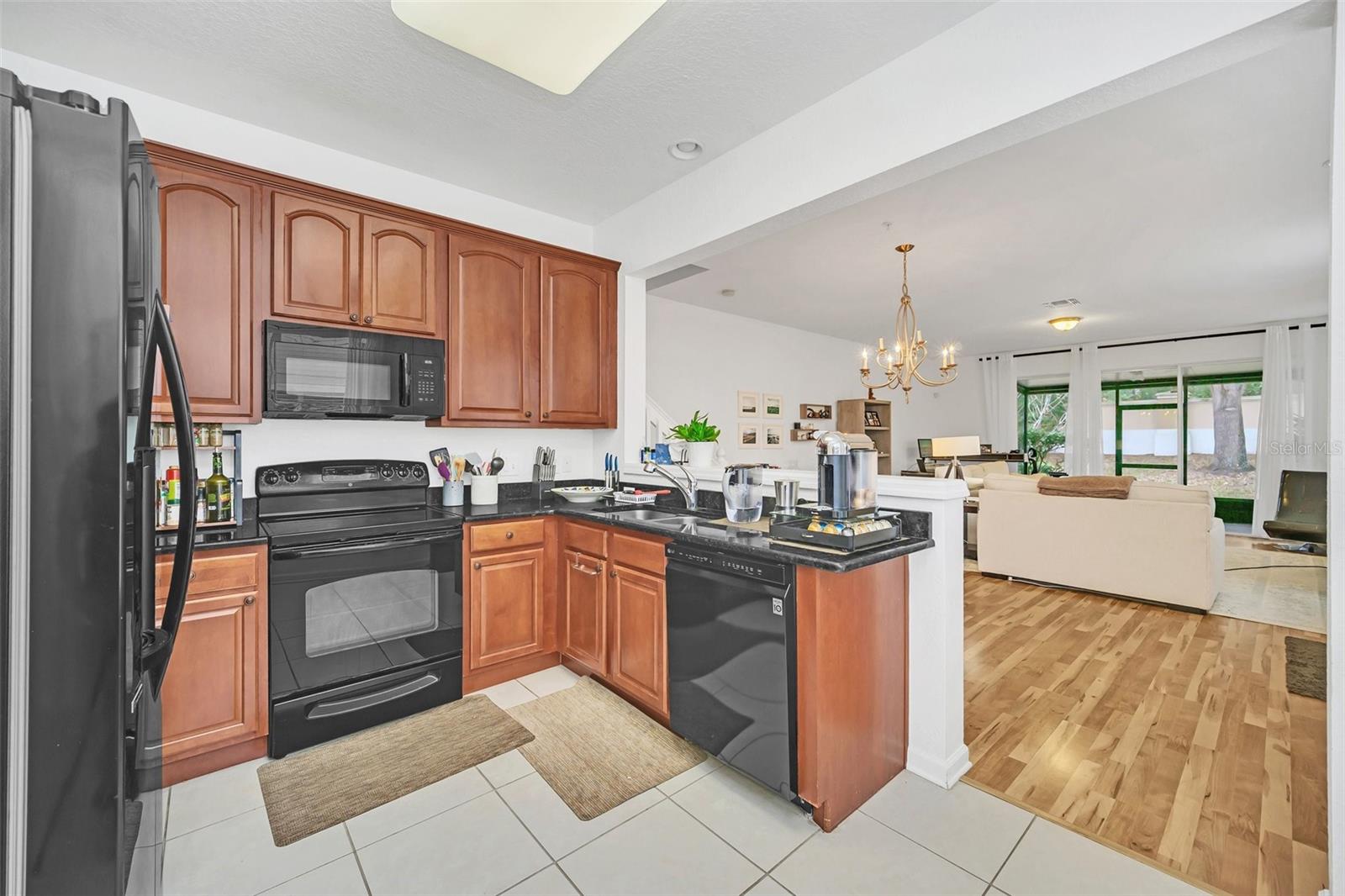 Image 17 of 36 For 7143 Cadiz Boulevard