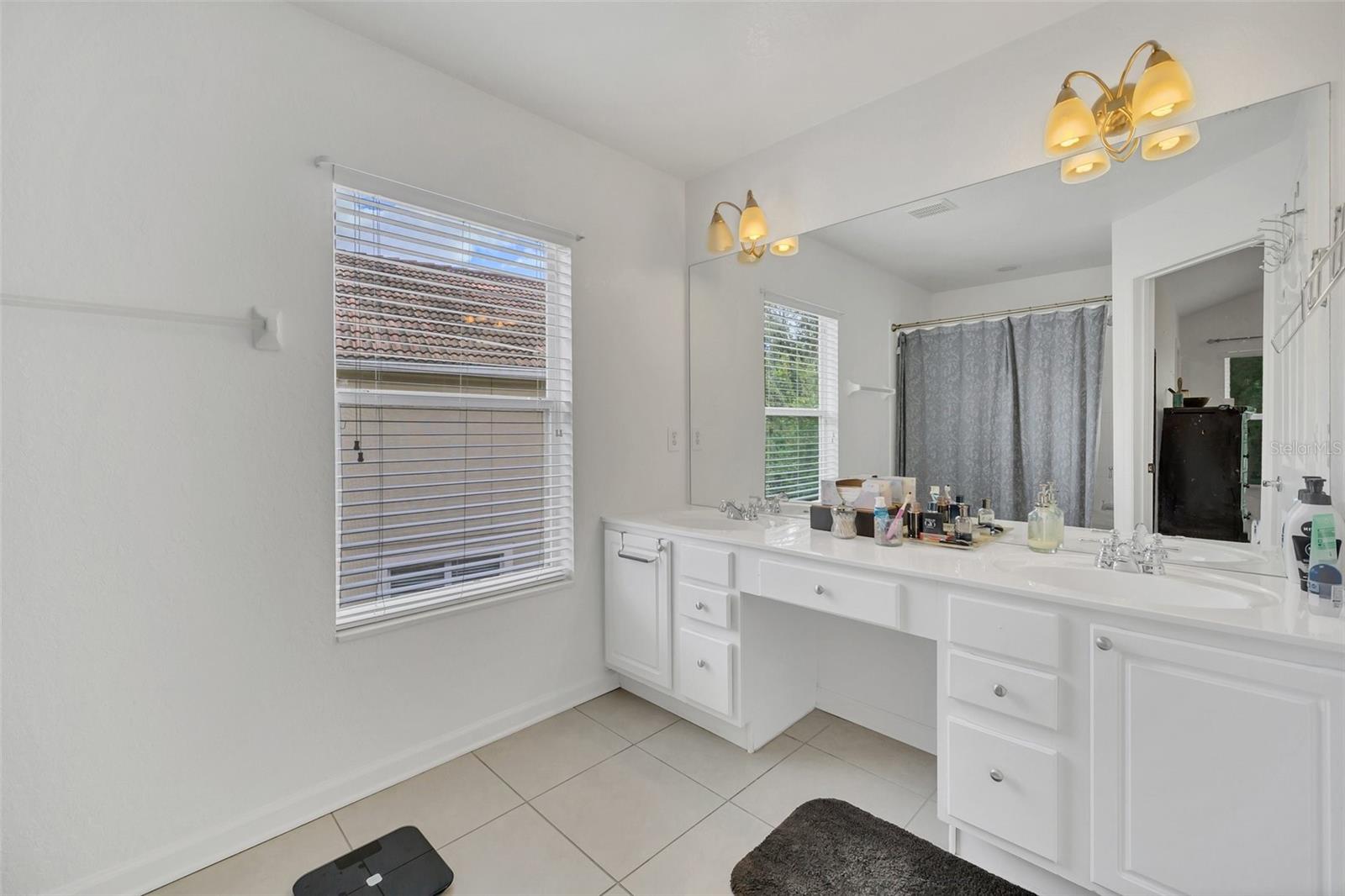 Image 21 of 36 For 7143 Cadiz Boulevard