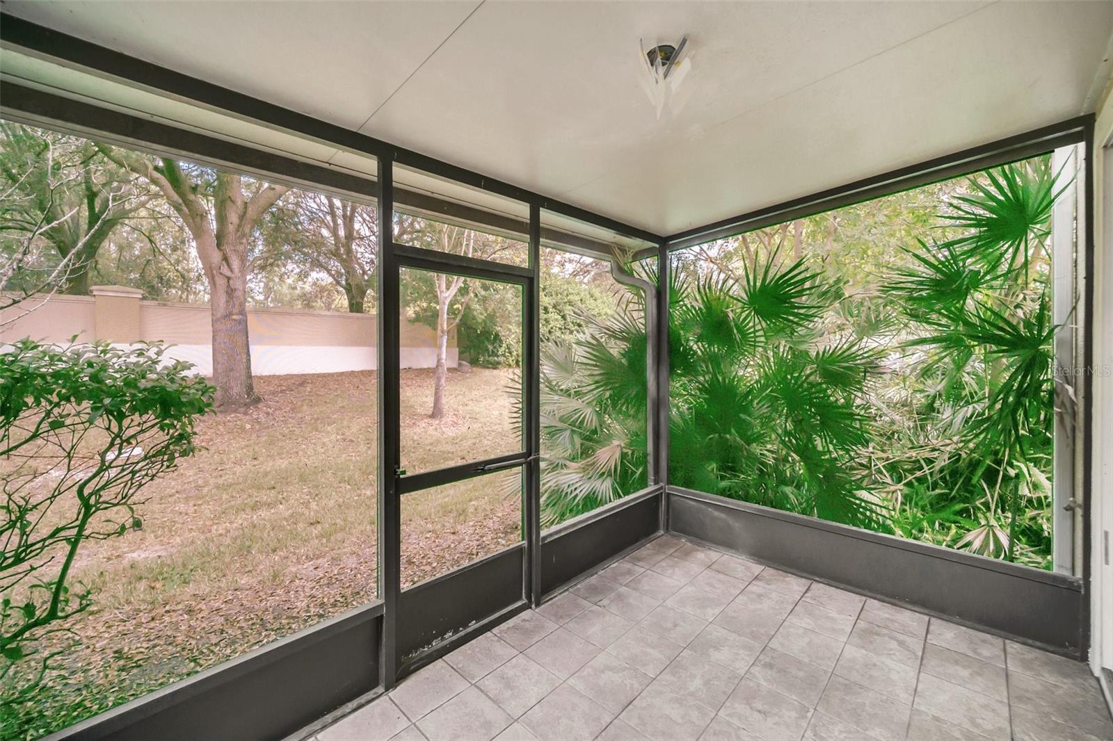 Image 29 of 36 For 7143 Cadiz Boulevard
