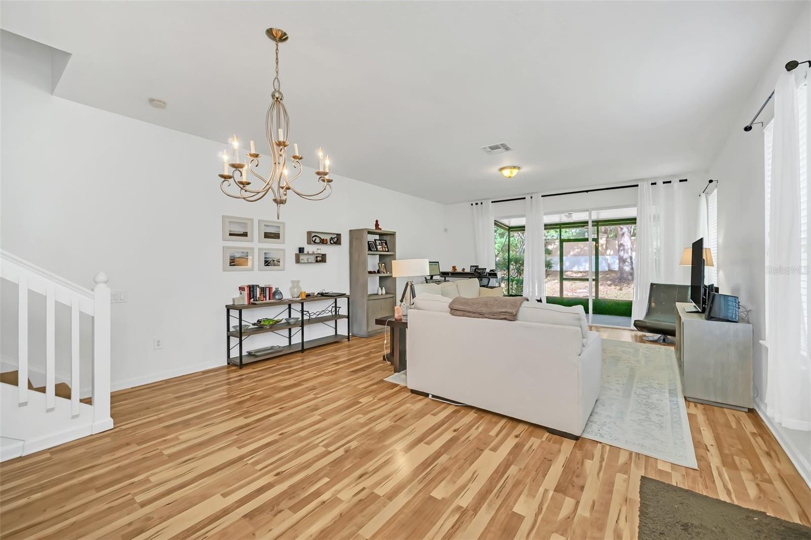Image 6 of 36 For 7143 Cadiz Boulevard