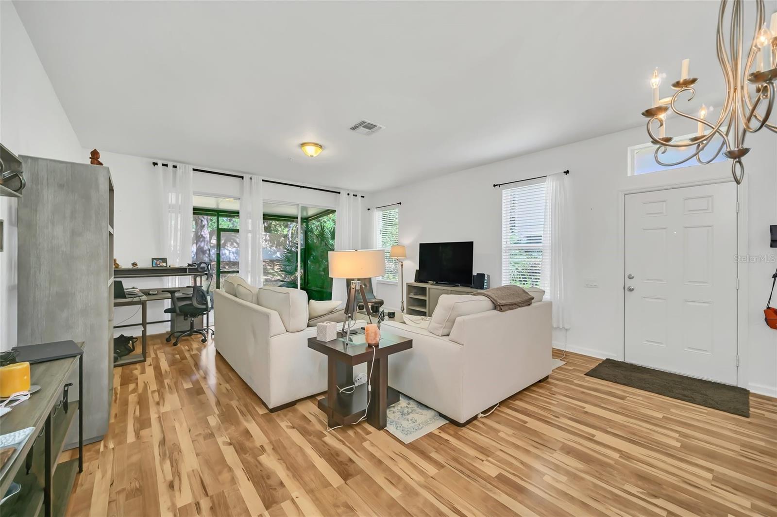 Image 8 of 36 For 7143 Cadiz Boulevard