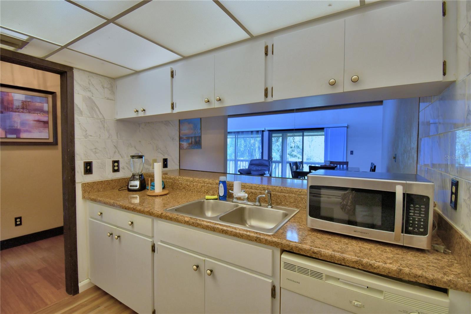 Image 12 of 35 For 5027 Sherwood Lane 3937