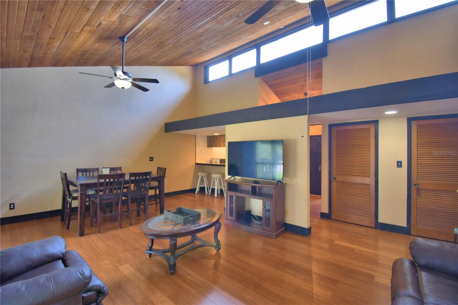 Image 16 of 35 For 5027 Sherwood Lane 3937