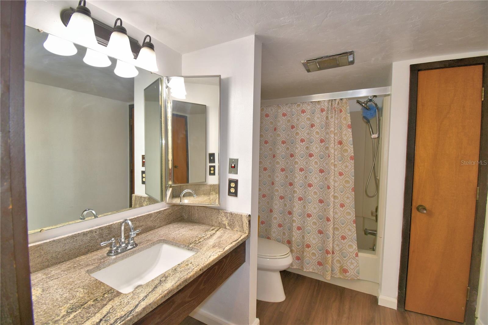 Image 20 of 35 For 5027 Sherwood Lane 3937