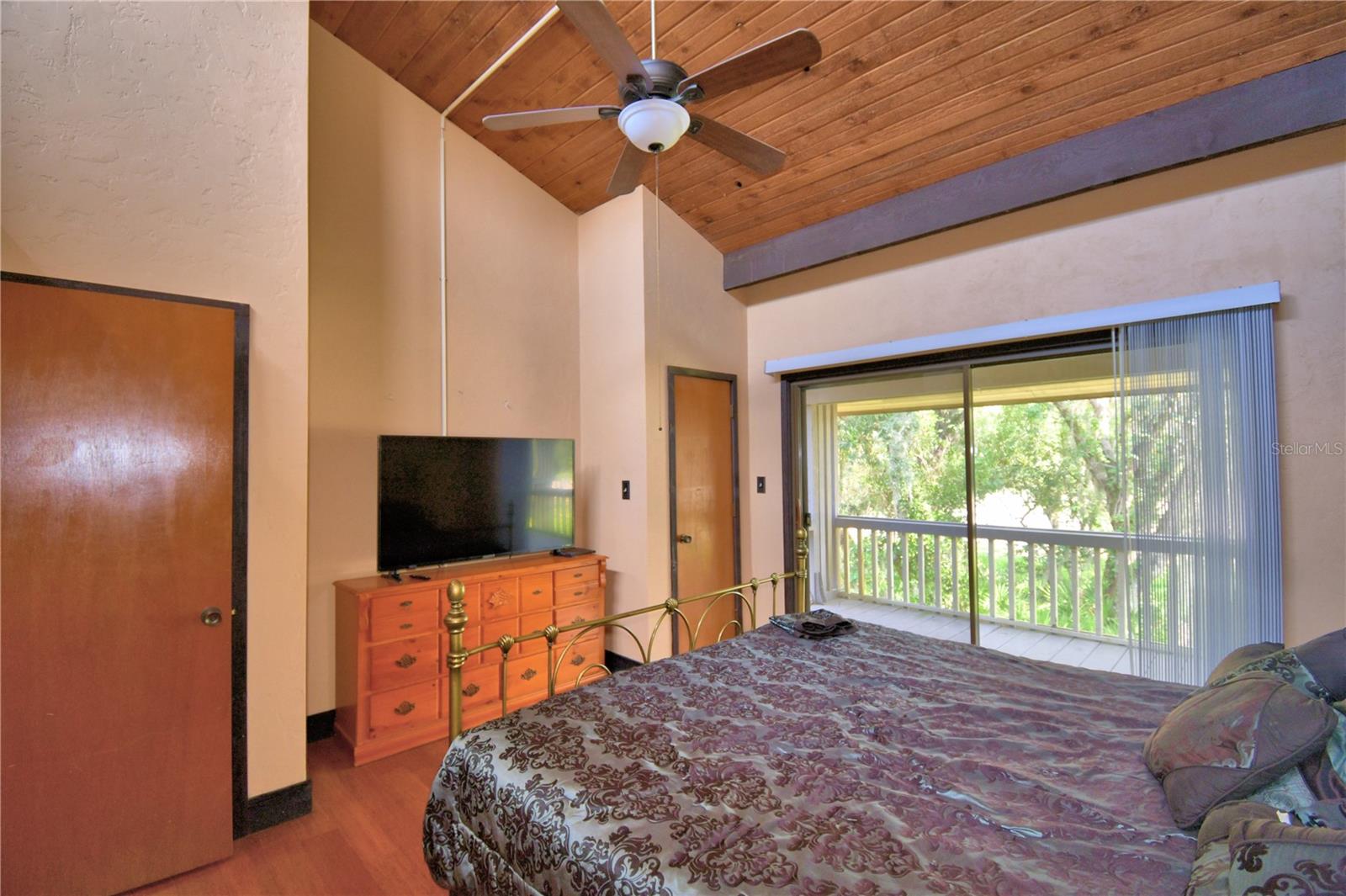 Image 25 of 35 For 5027 Sherwood Lane 3937