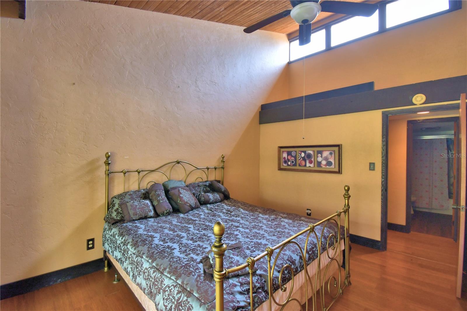 Image 26 of 35 For 5027 Sherwood Lane 3937