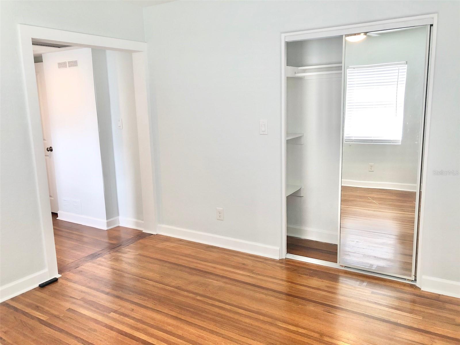 Image 12 of 25 For 1214 Warwick Place
