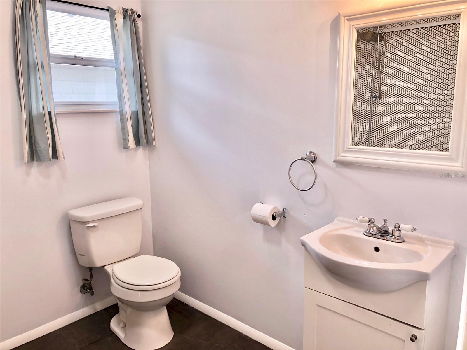 Image 22 of 25 For 1214 Warwick Place