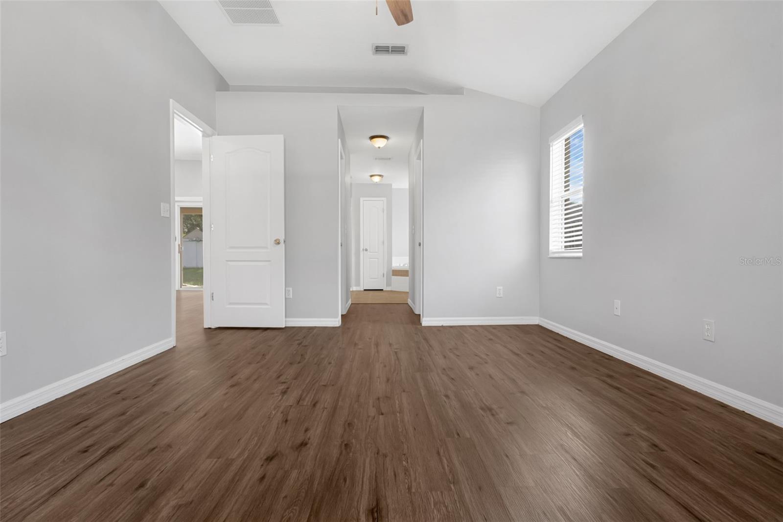 Image 11 of 20 For 10621 Cedar Forest Circle
