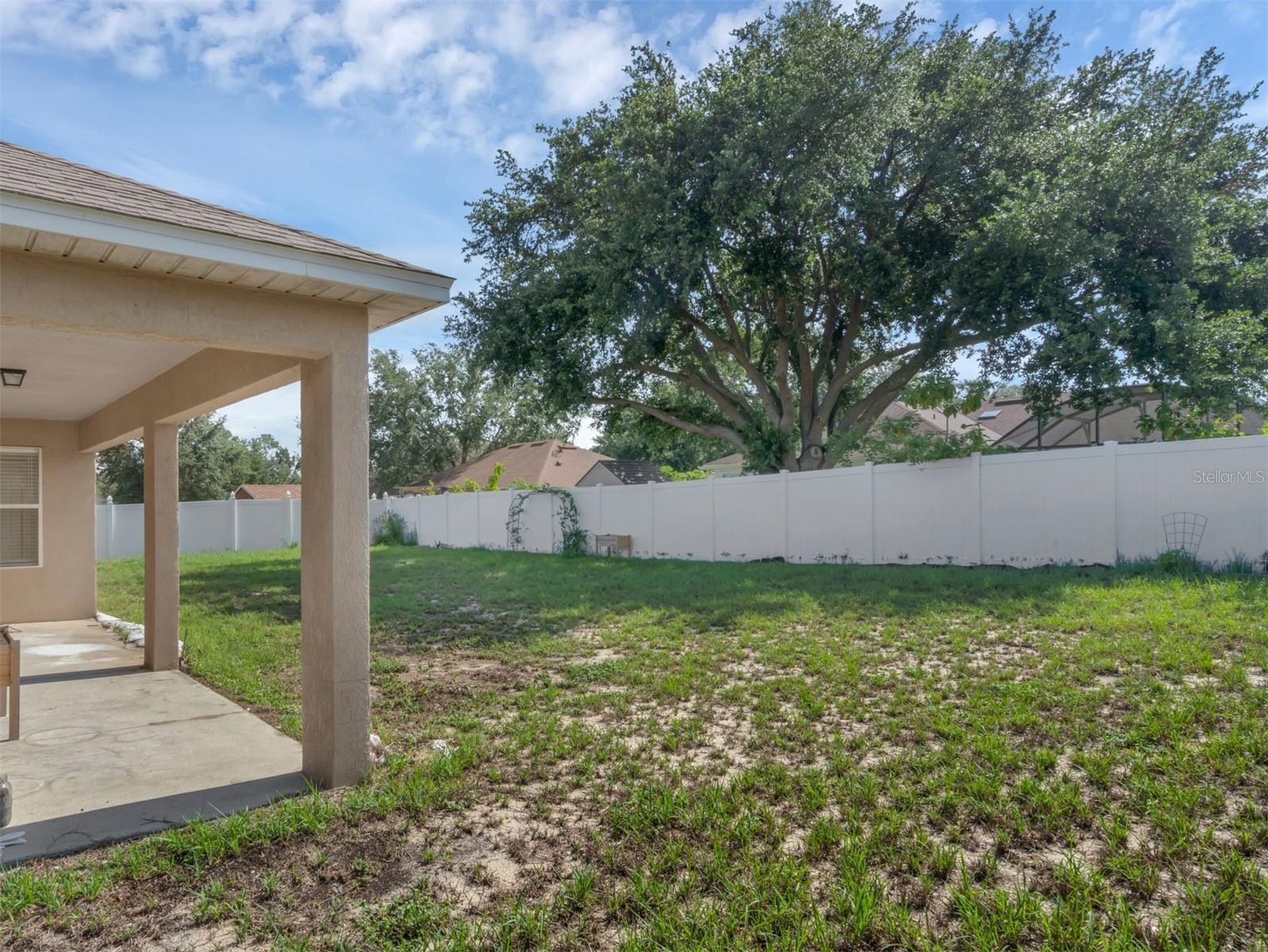Image 18 of 20 For 10621 Cedar Forest Circle