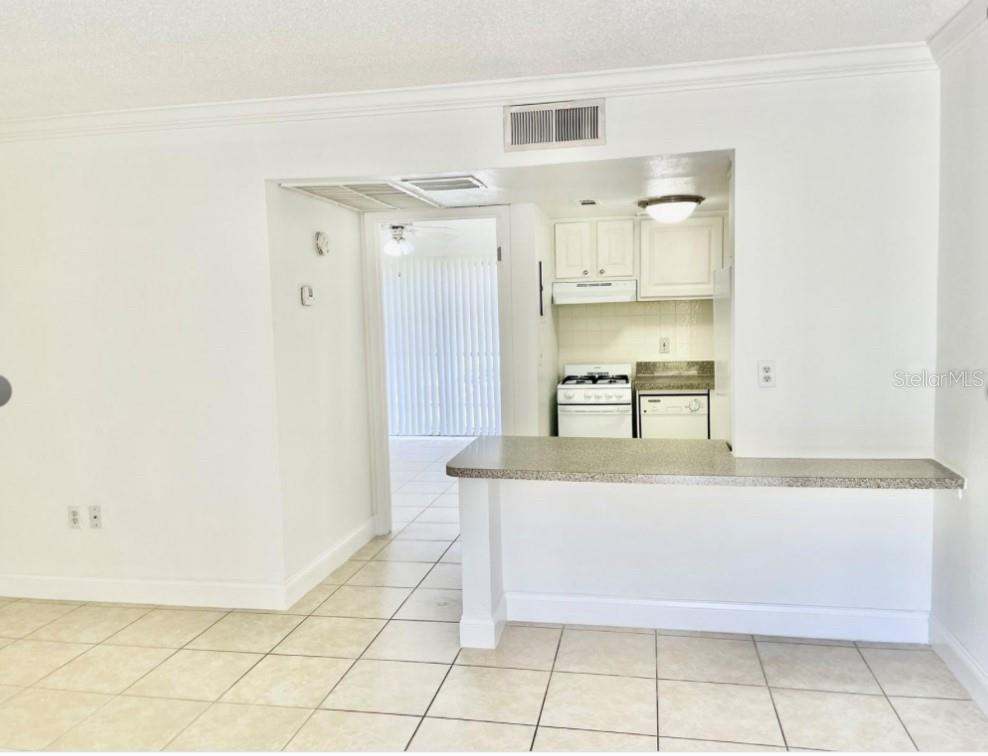 Image 3 of 11 For 136 Blue Point Way 120