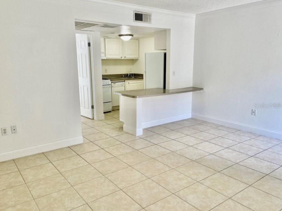 Image 4 of 11 For 136 Blue Point Way 120