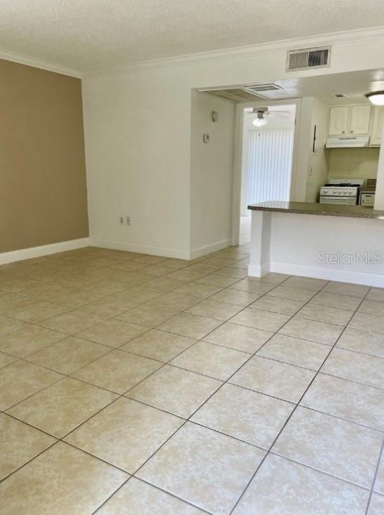 Image 5 of 11 For 136 Blue Point Way 120