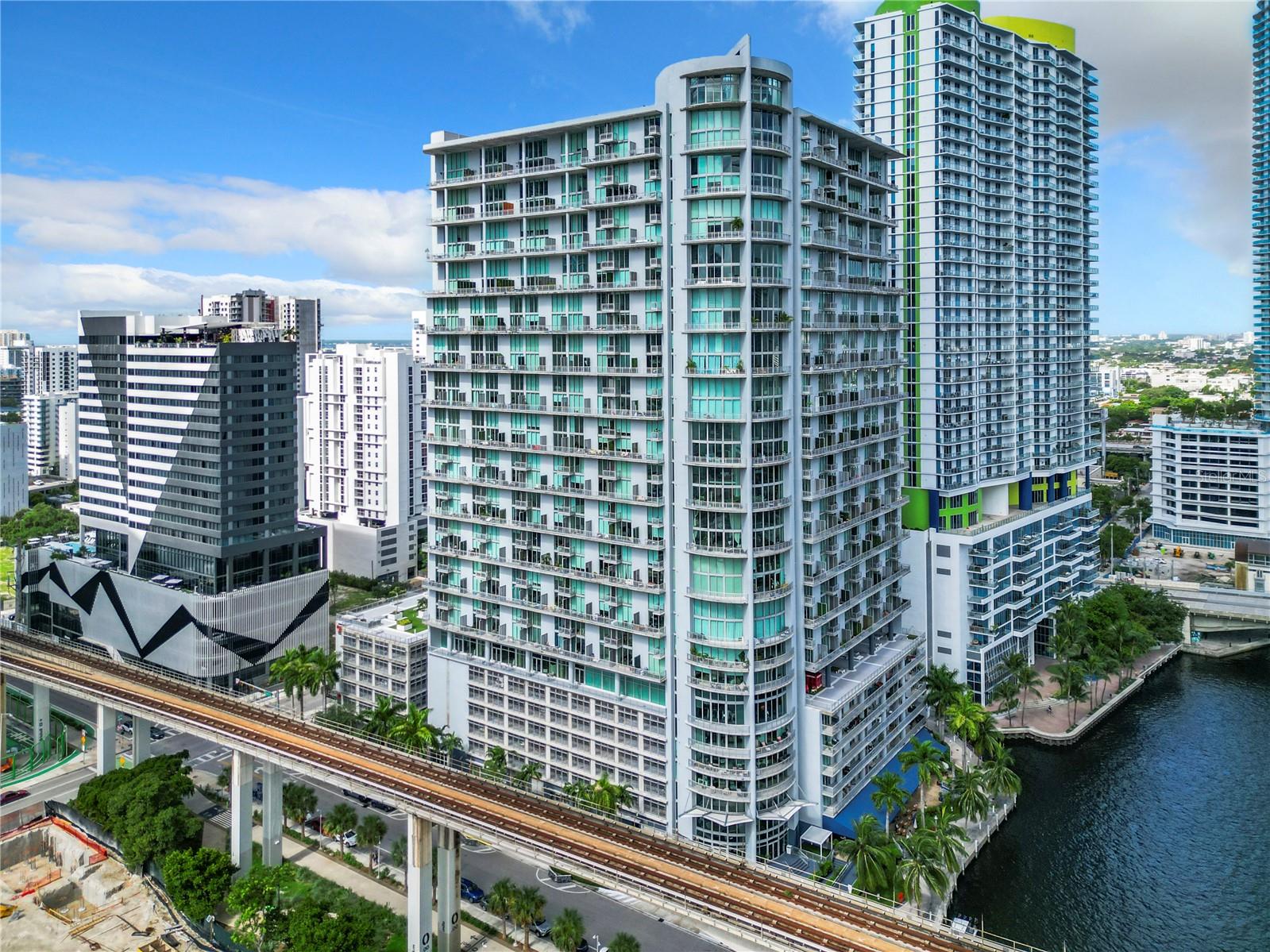 Details for 690 1st Court 1232, MIAMI, FL 33130
