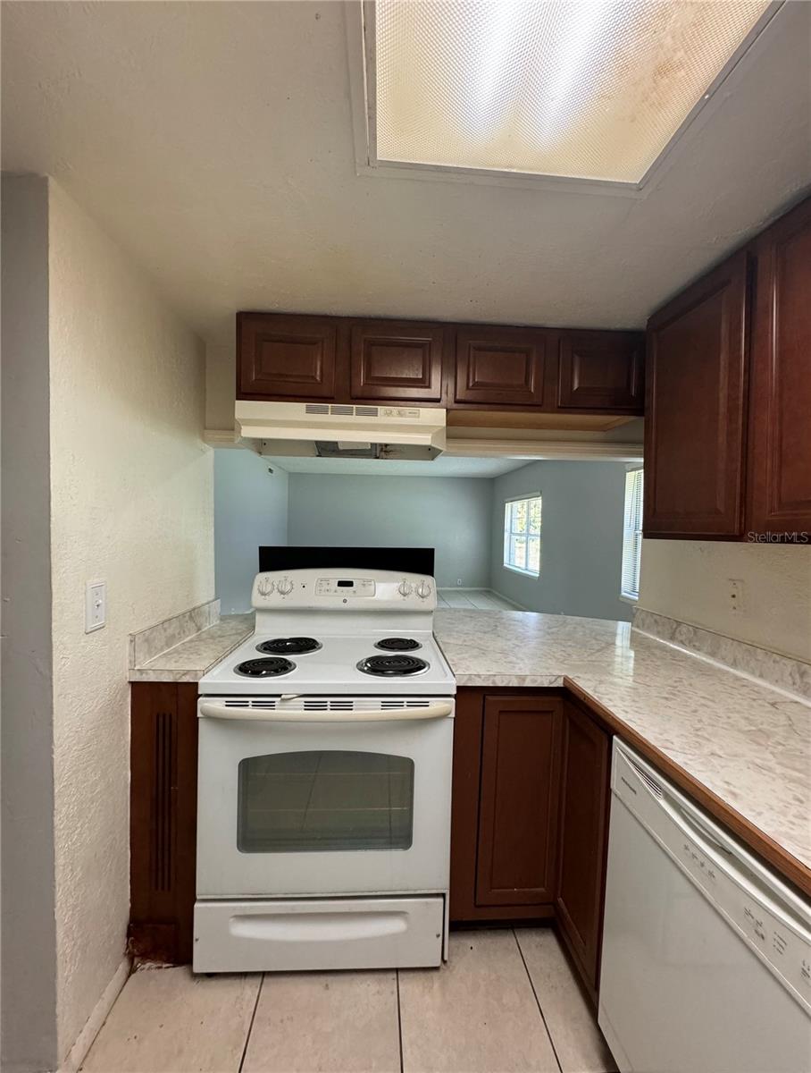 Image 4 of 12 For 1000 Semoran Boulevard 115
