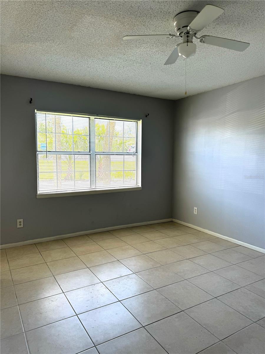 Image 7 of 12 For 1000 Semoran Boulevard 115