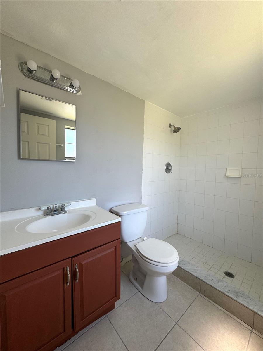 Image 8 of 12 For 1000 Semoran Boulevard 115