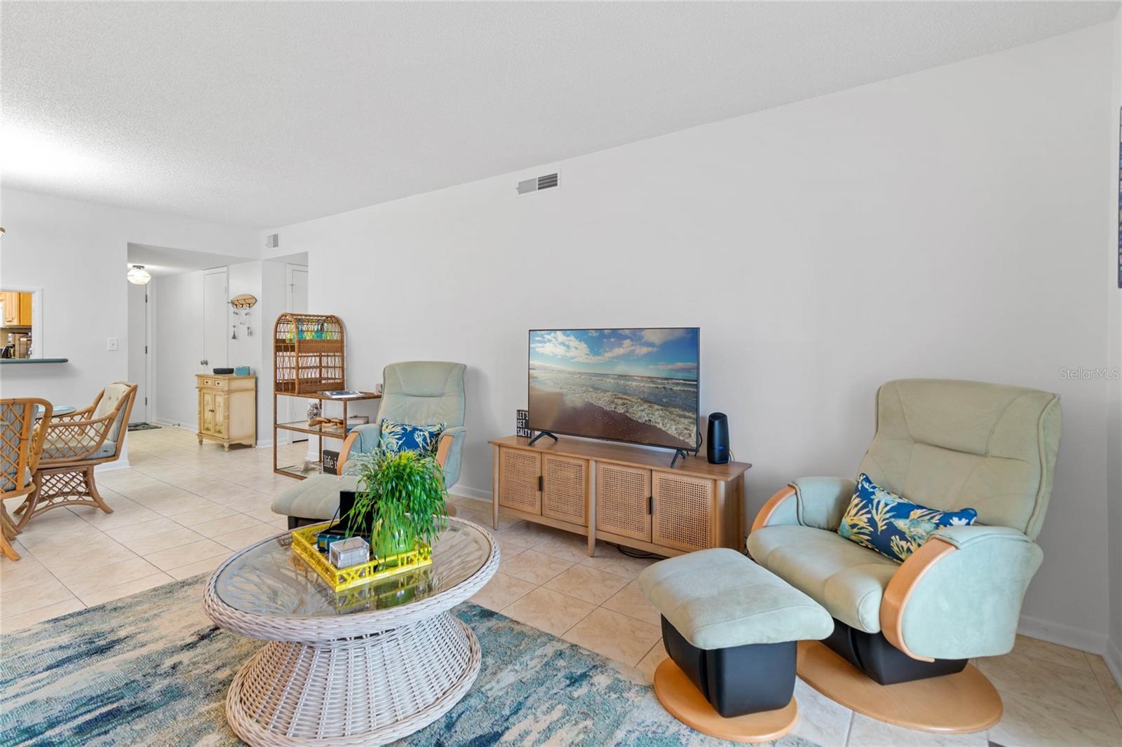Image 6 of 40 For 4153 Atlantic Avenue 2120