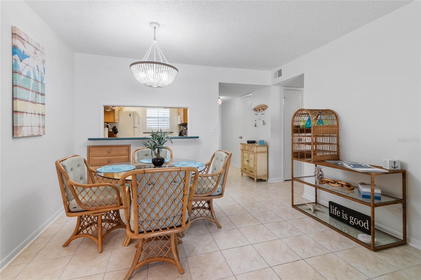 Image 8 of 40 For 4153 Atlantic Avenue 2120