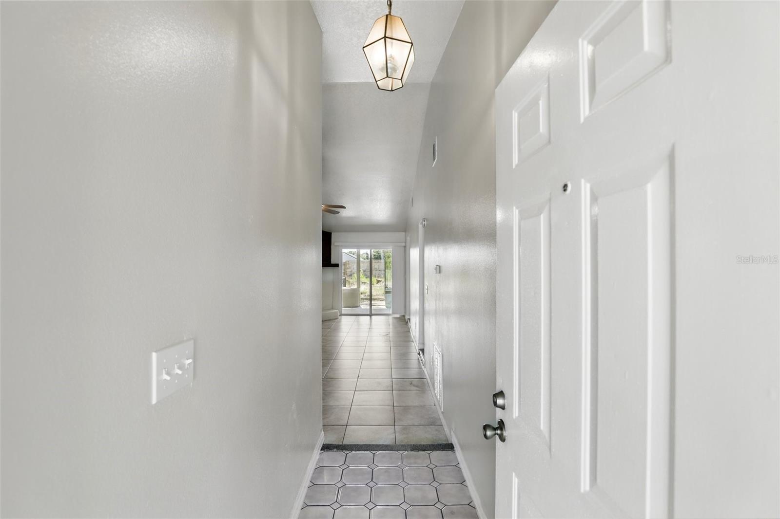 Image 6 of 33 For 28 Lancelot Avenue