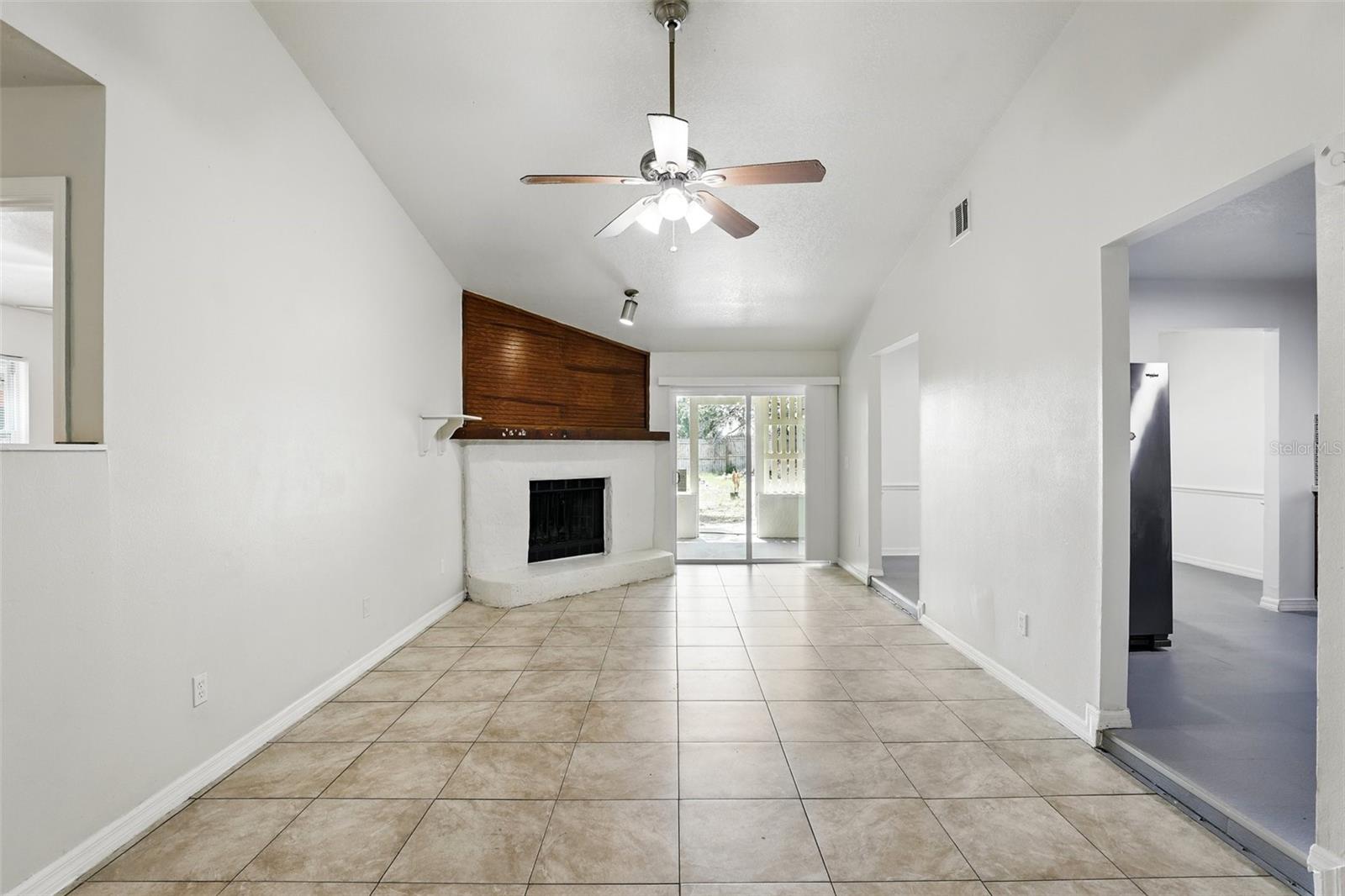 Image 7 of 33 For 28 Lancelot Avenue