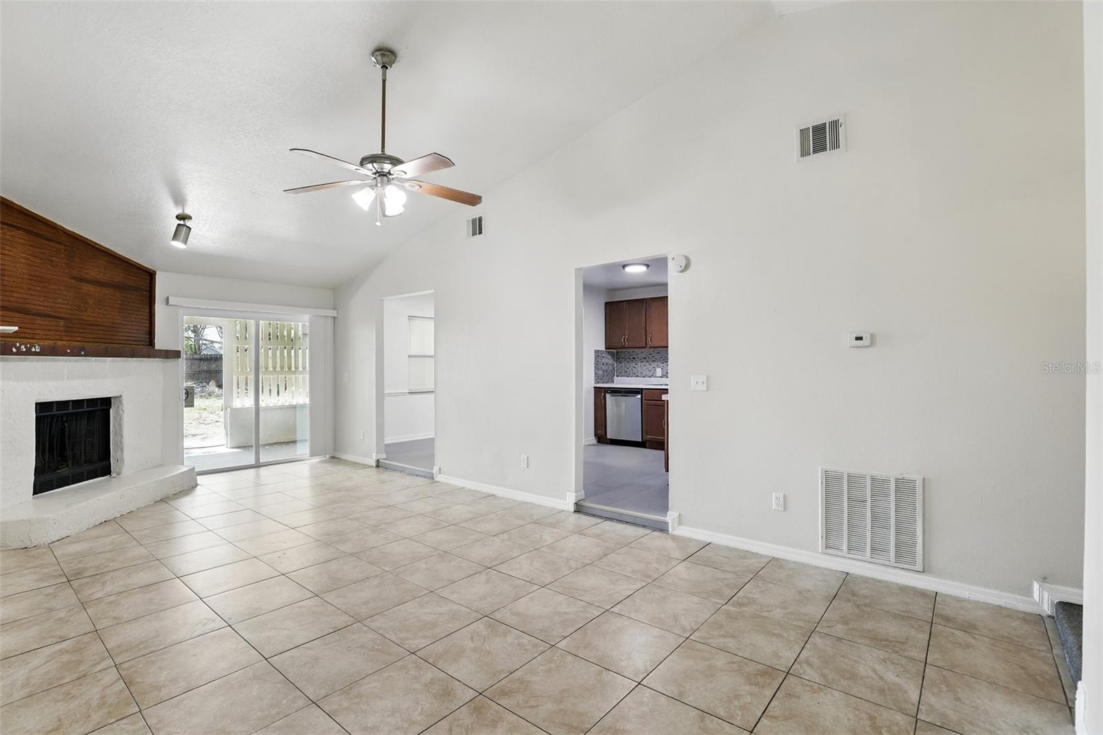 Image 9 of 33 For 28 Lancelot Avenue