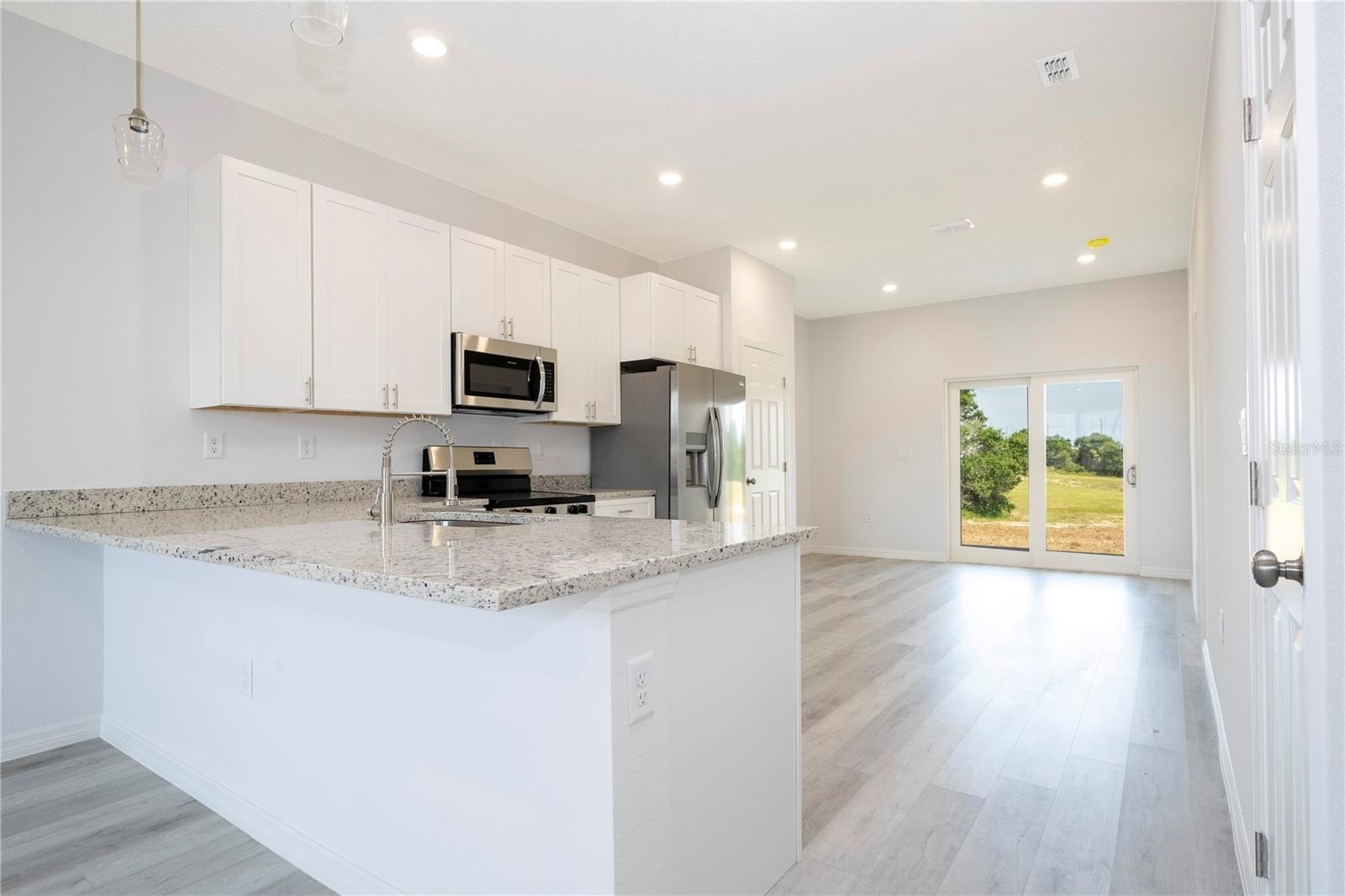 Image 12 of 41 For 873-875 Colville Drive