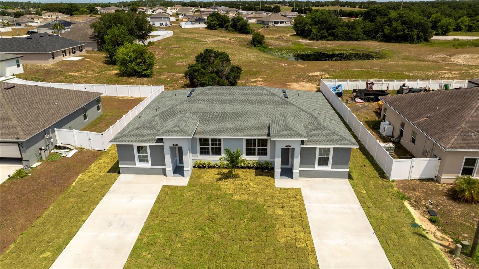 Image 3 of 41 For 873-875 Colville Drive