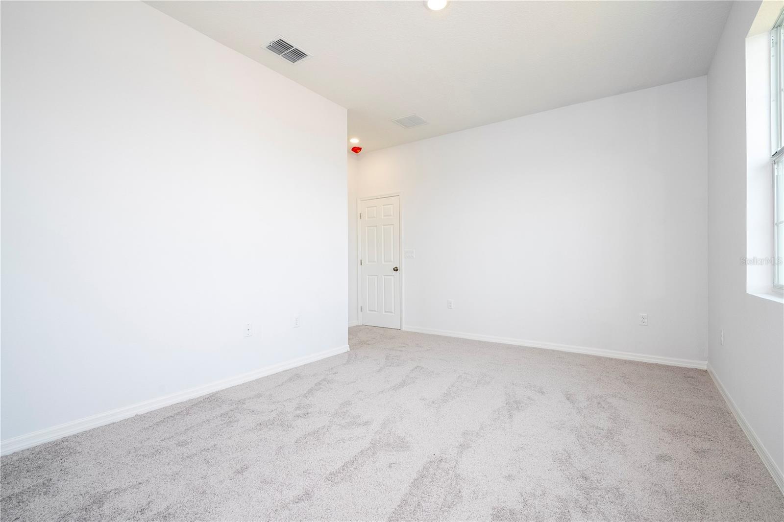 Image 30 of 41 For 873-875 Colville Drive